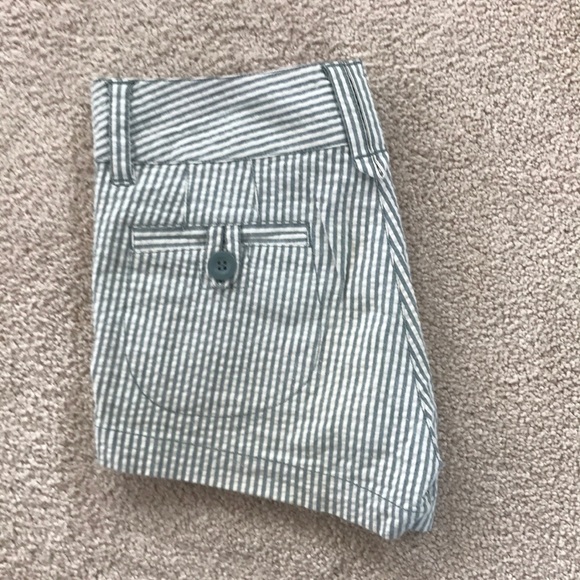 Foever21 pinstripe shorts - Picture 4 of 4